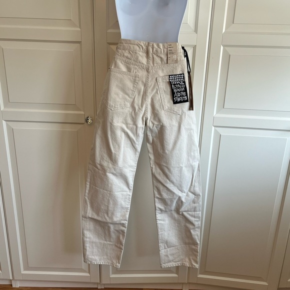 Ksubi
Brooklyn Mid High Rise Relaxed Straight Leg, Cream Size 25 - Picture 9 of 17